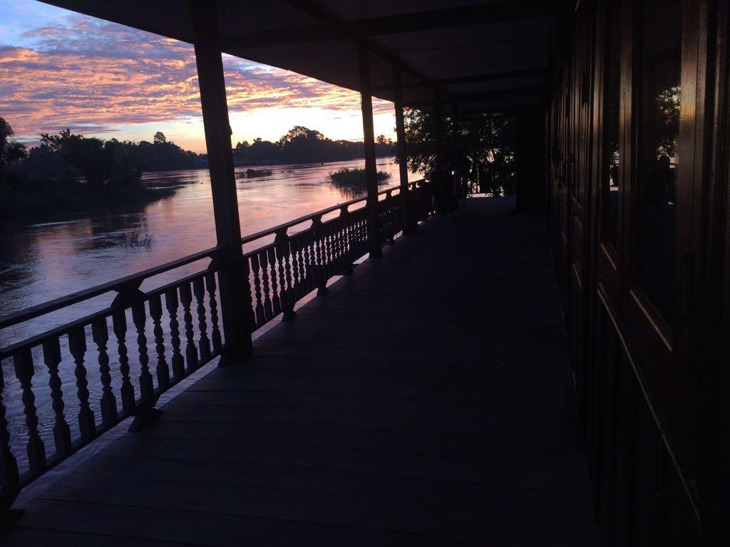 Riverside Bungalow Hotel Ban Dondét Екстериор снимка