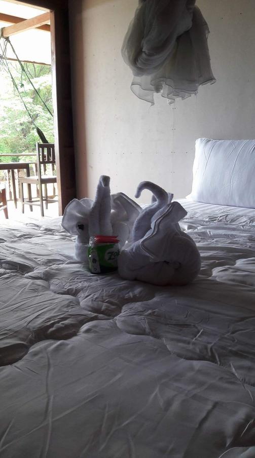 Riverside Bungalow Hotel Ban Dondét Екстериор снимка